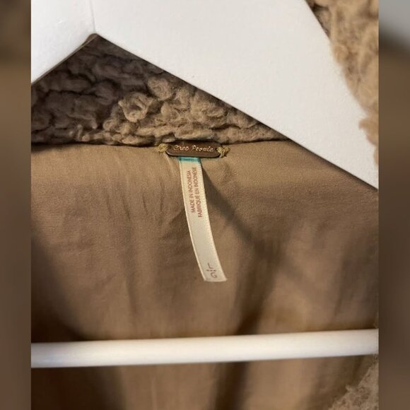 Free People Teddy Faux Shearling Sherpa Peacoat in Camel Women’s size Large - Picture 2 of 8